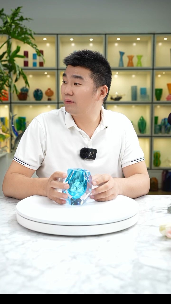 【闪购商品】琉璃手工艺品天空蓝切面香薰瓶
