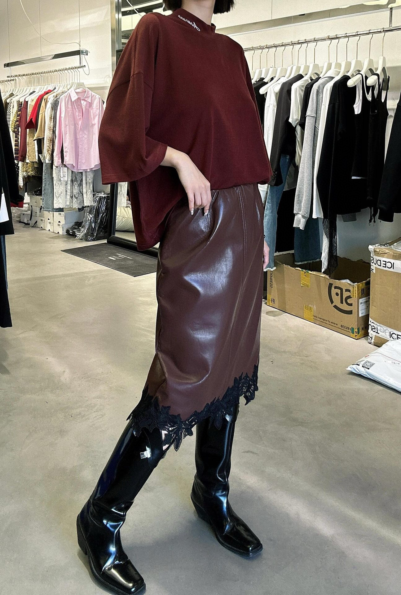 [ANNENONO] 秋冬蕾丝拼接花边pu半裙