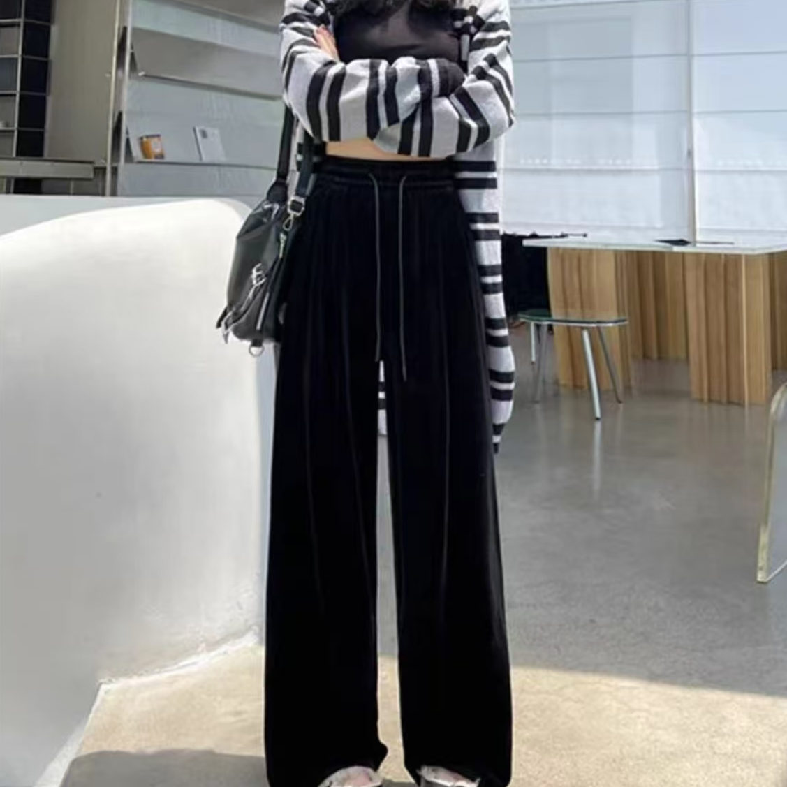 【大盼服饰】新款松紧腰舒适显瘦显腿长百搭高腰丝绒气质直筒裤