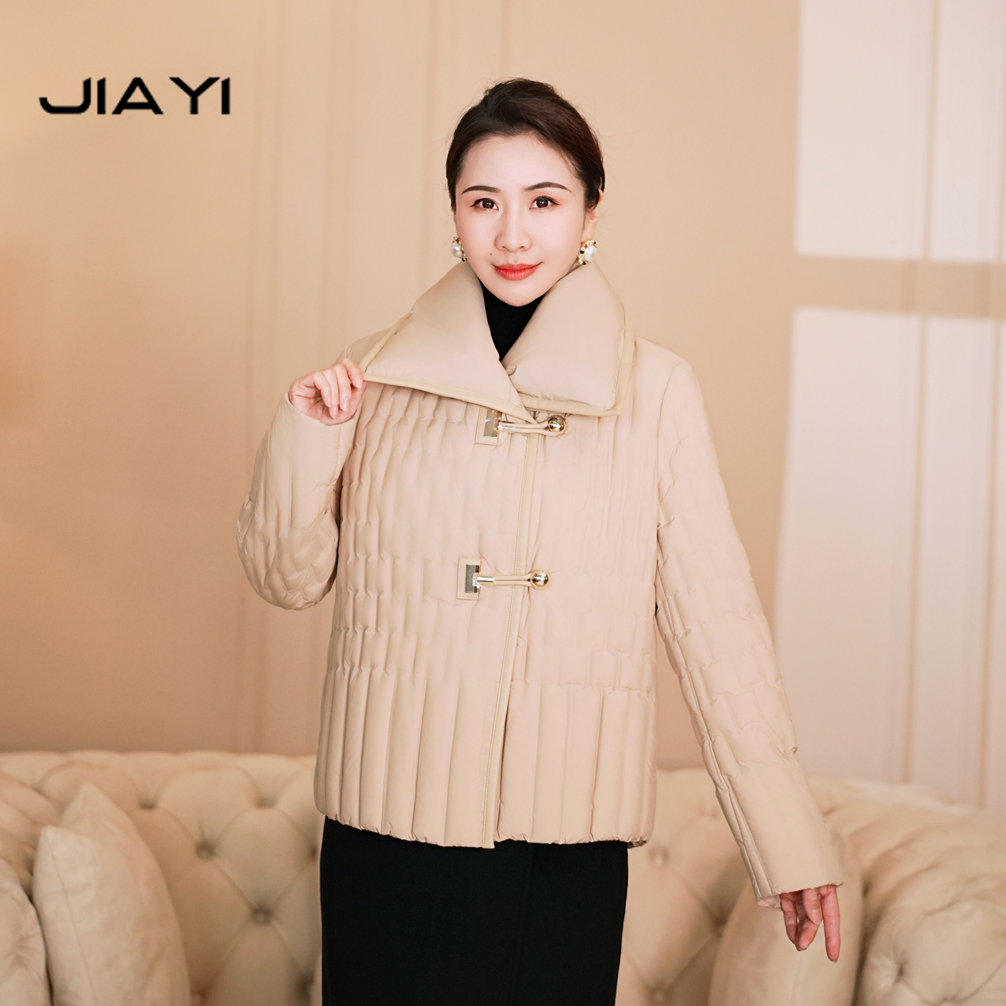 【JIA YI】2023冬季新款小香风大翻领重工盘扣鹅绒服 JYD-228708