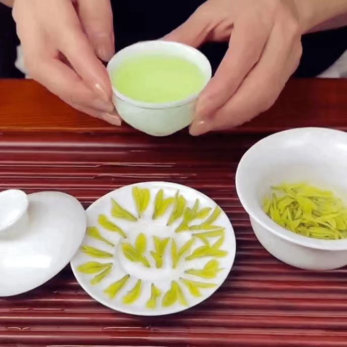 茗君子2025新茶头采明前龙井43原料高豆香绿茶甄选鲜嫩茶叶