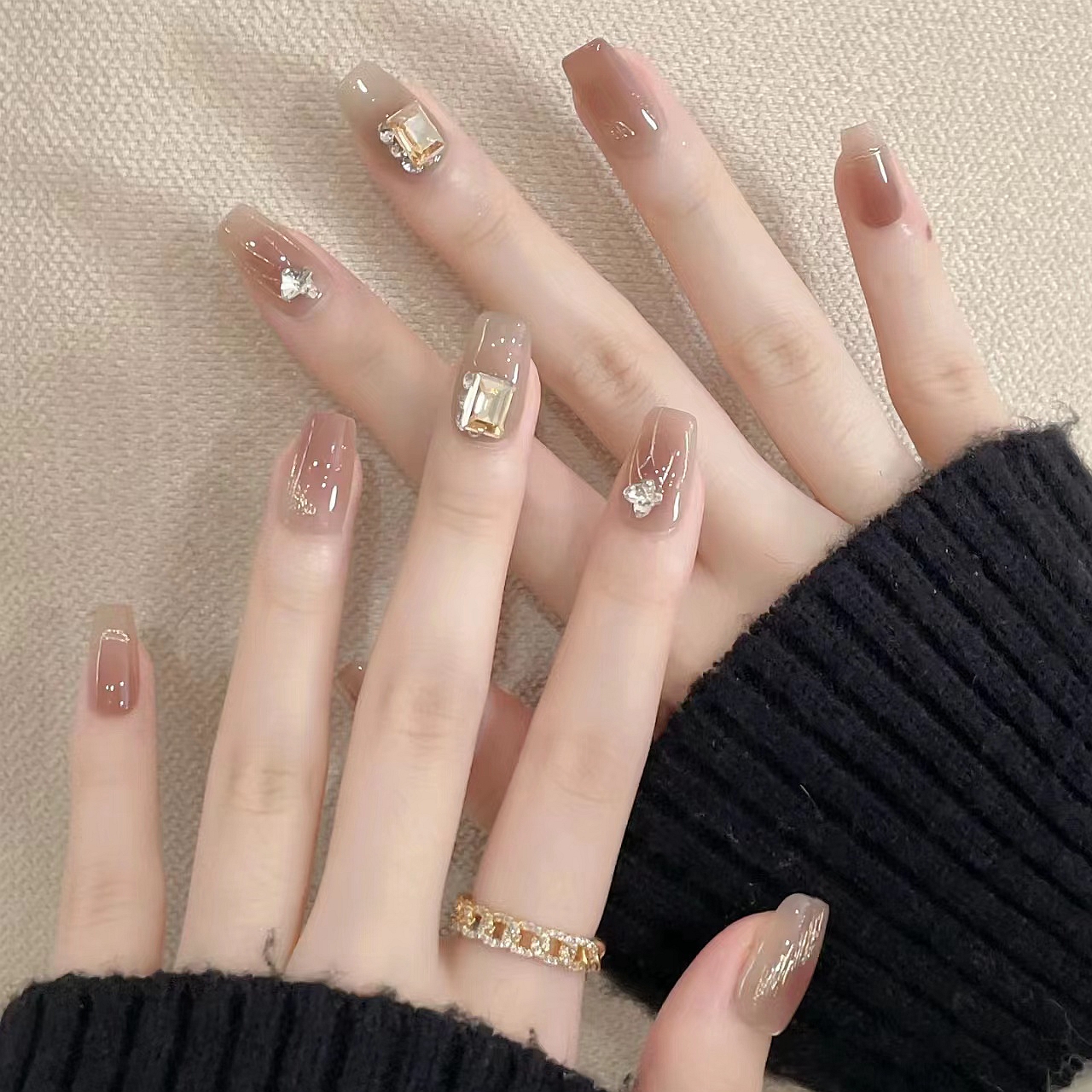 穿戴甲新年秋冬清冷高级感气质显白纯欲手绘方钻手工定制美甲贴片