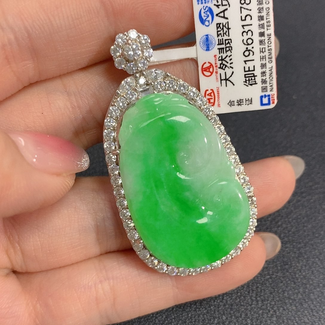 翡翠吊坠(赠链)银S925镶嵌
