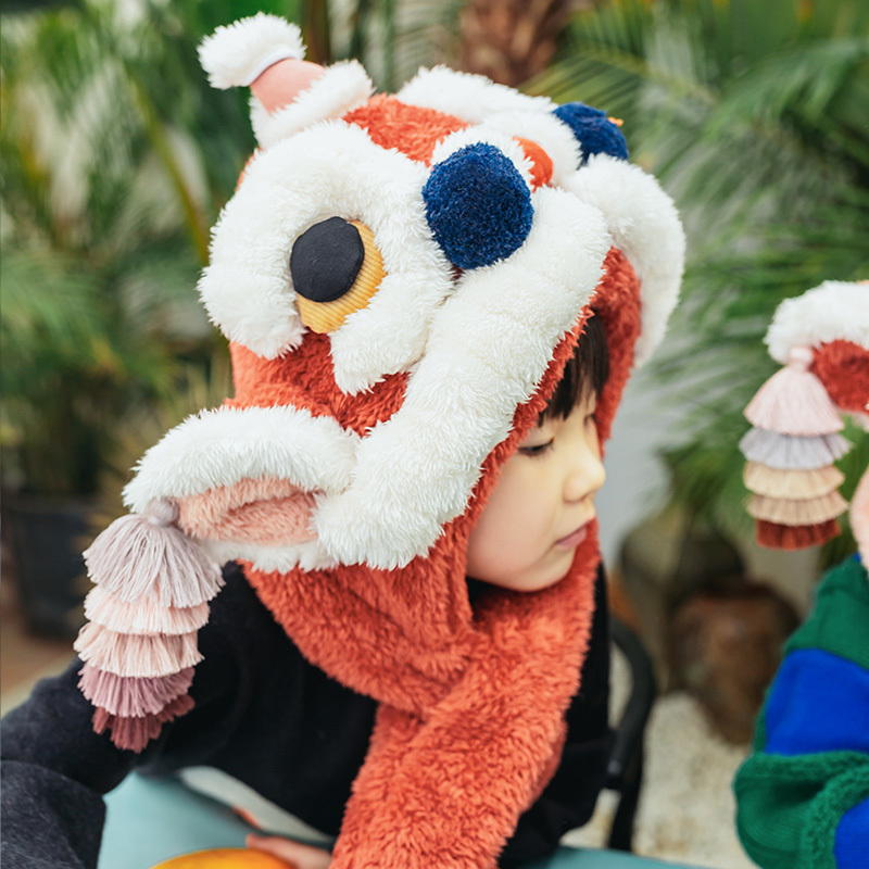 芽小七原创国潮儿童帽子冬款红色地铁舞狮帽子围巾一体女冬一体