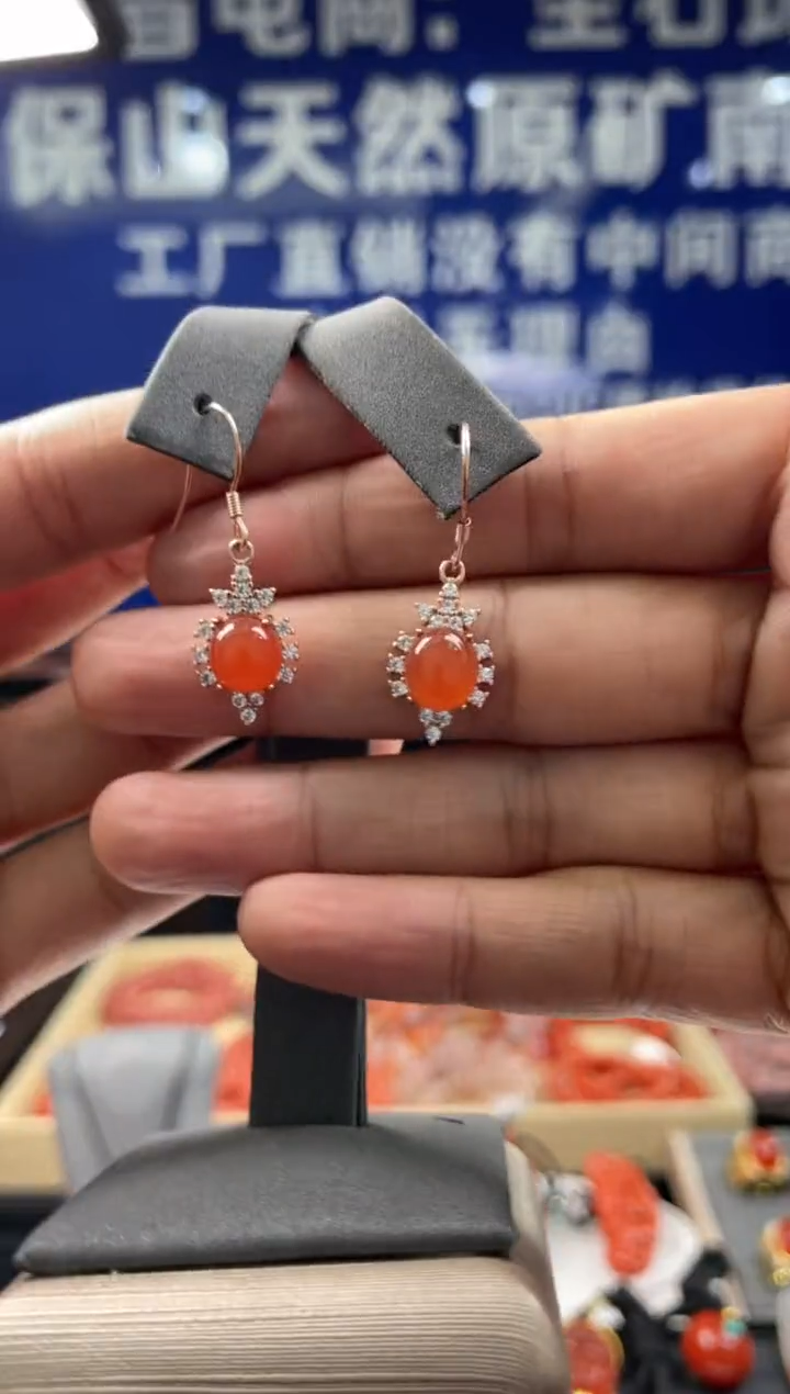 【闪购商品】南红玛瑙挂件未镶嵌耳钩一对