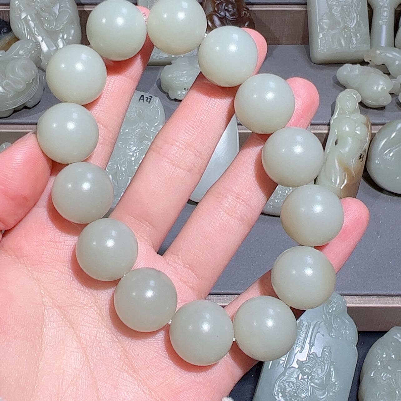 【闪购商品】和田玉手串未镶嵌蛛**迹