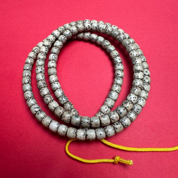 【盘塔出品】W127海南原生态星月菩提青牛直切108项链6*5左右