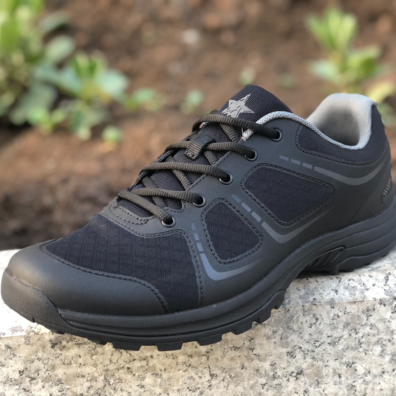 体能运动鞋春秋户外黑色透气超轻防滑低帮耐穿耐看