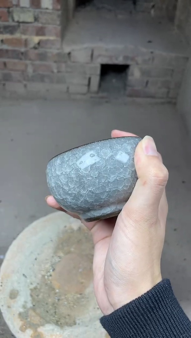 禅定黑冰裂（茶器主人杯）