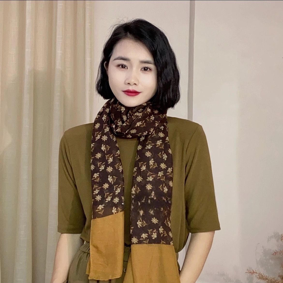 新款女士围巾时尚百搭印花长款优雅休闲慵懒风小众舒适款百搭围巾