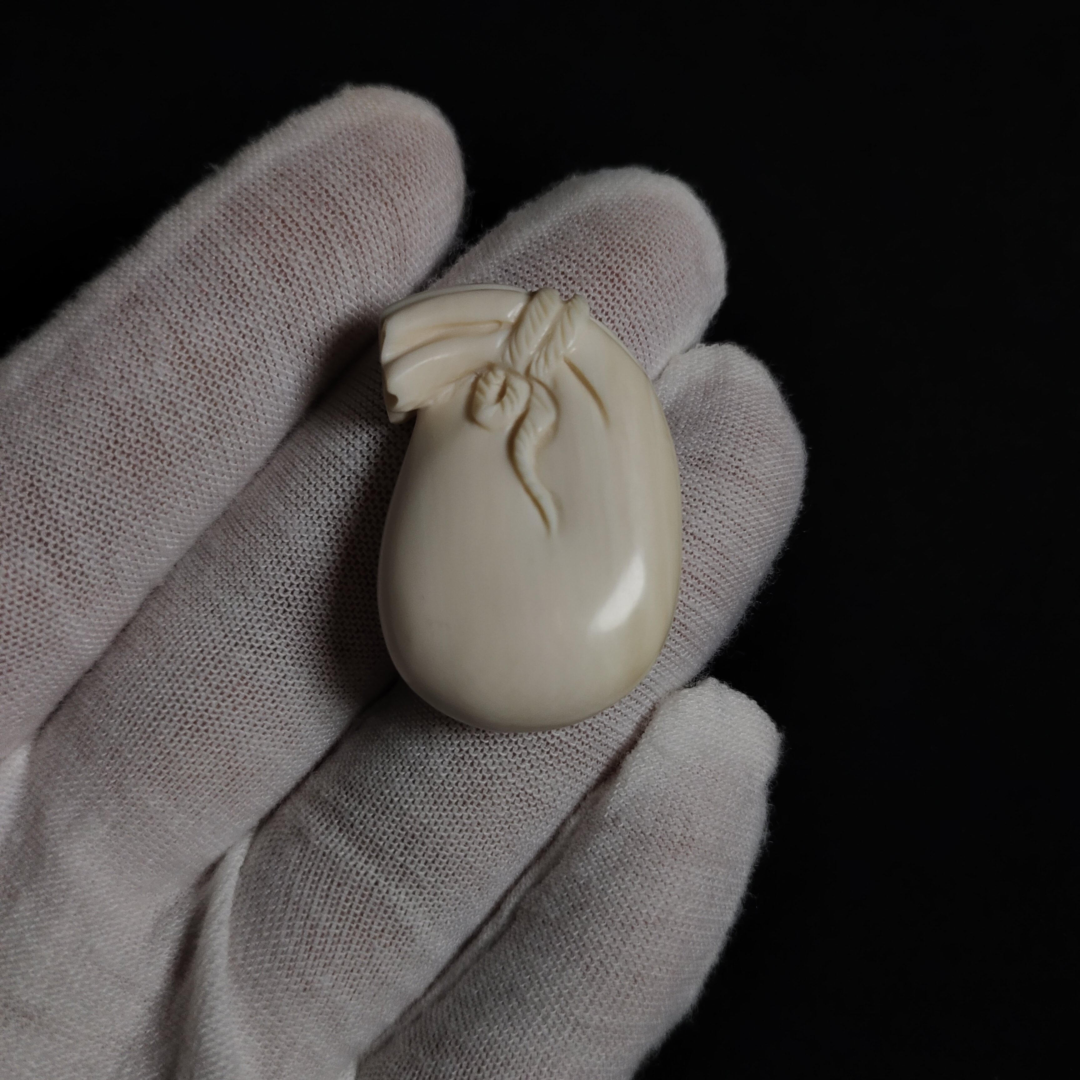 J111406 只做天然猛犸牙 钱袋 长33x宽22.5x厚10mm