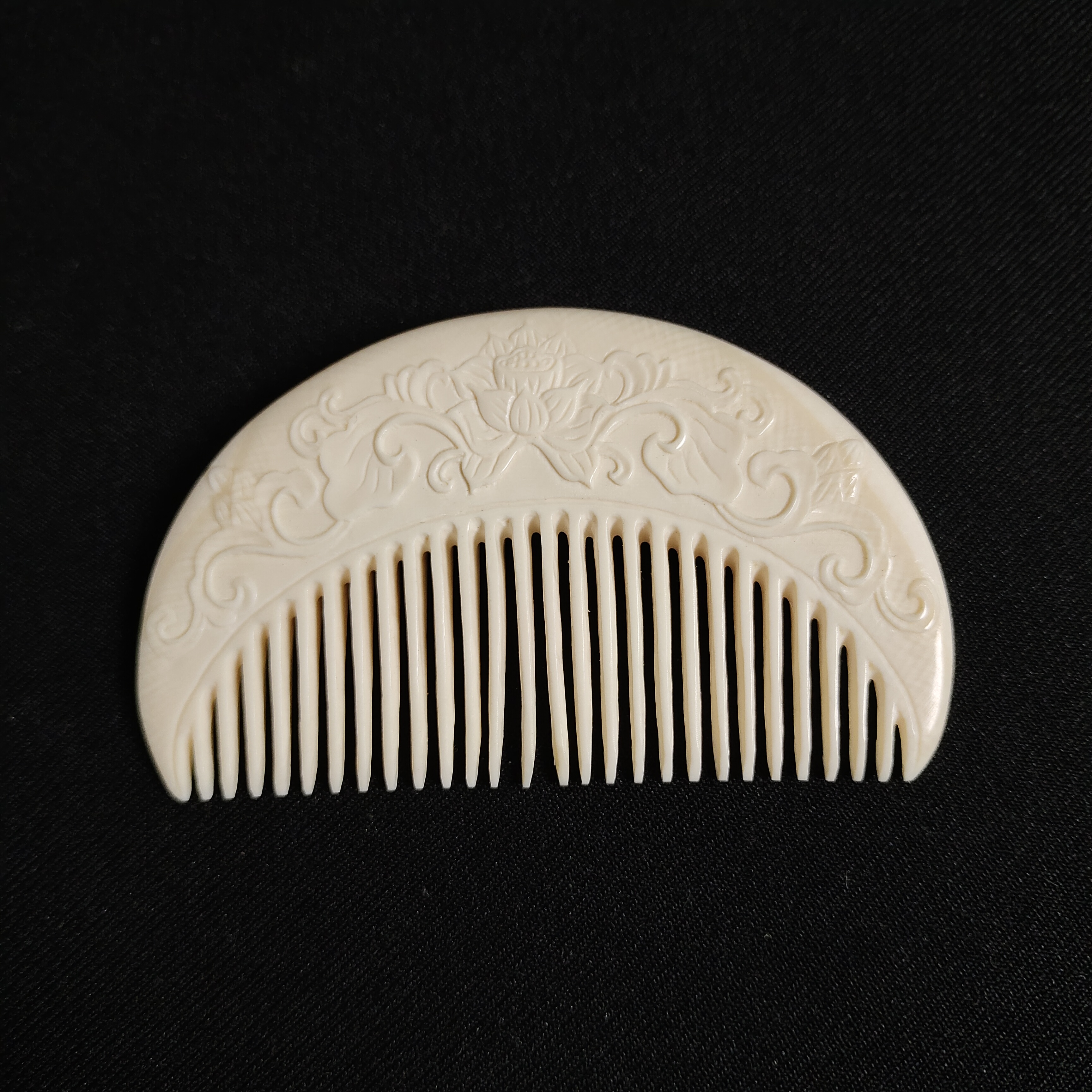 PDY57 只做天然猛犸牙 花开富贵梳子 81x49x10mm