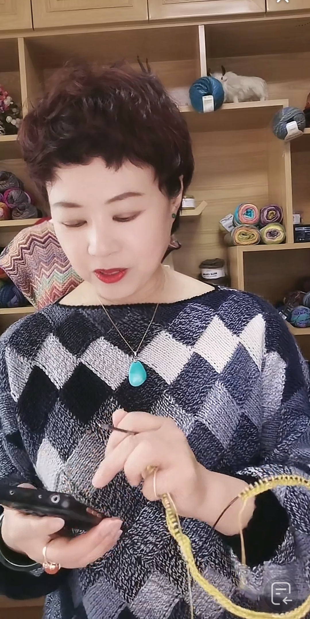 德国魔球长段染713纯手工编织黑色百搭秋冬网红披肩,针织毛衣成品