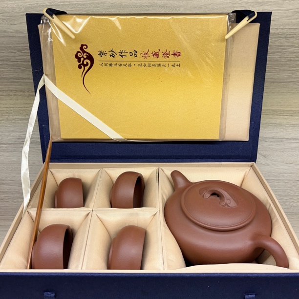 许小勇紫砂 精工半手  《如意桑扁套壶 》500cc   原矿中槽清