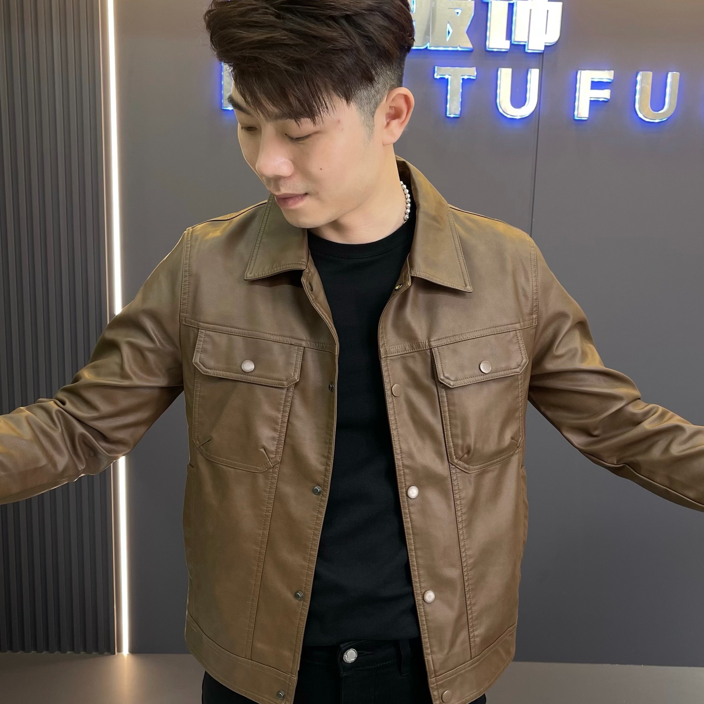 啄木鳥春秋款男士轻奢商务修身简约时尚翻领皮夹克短款帅气百搭秋