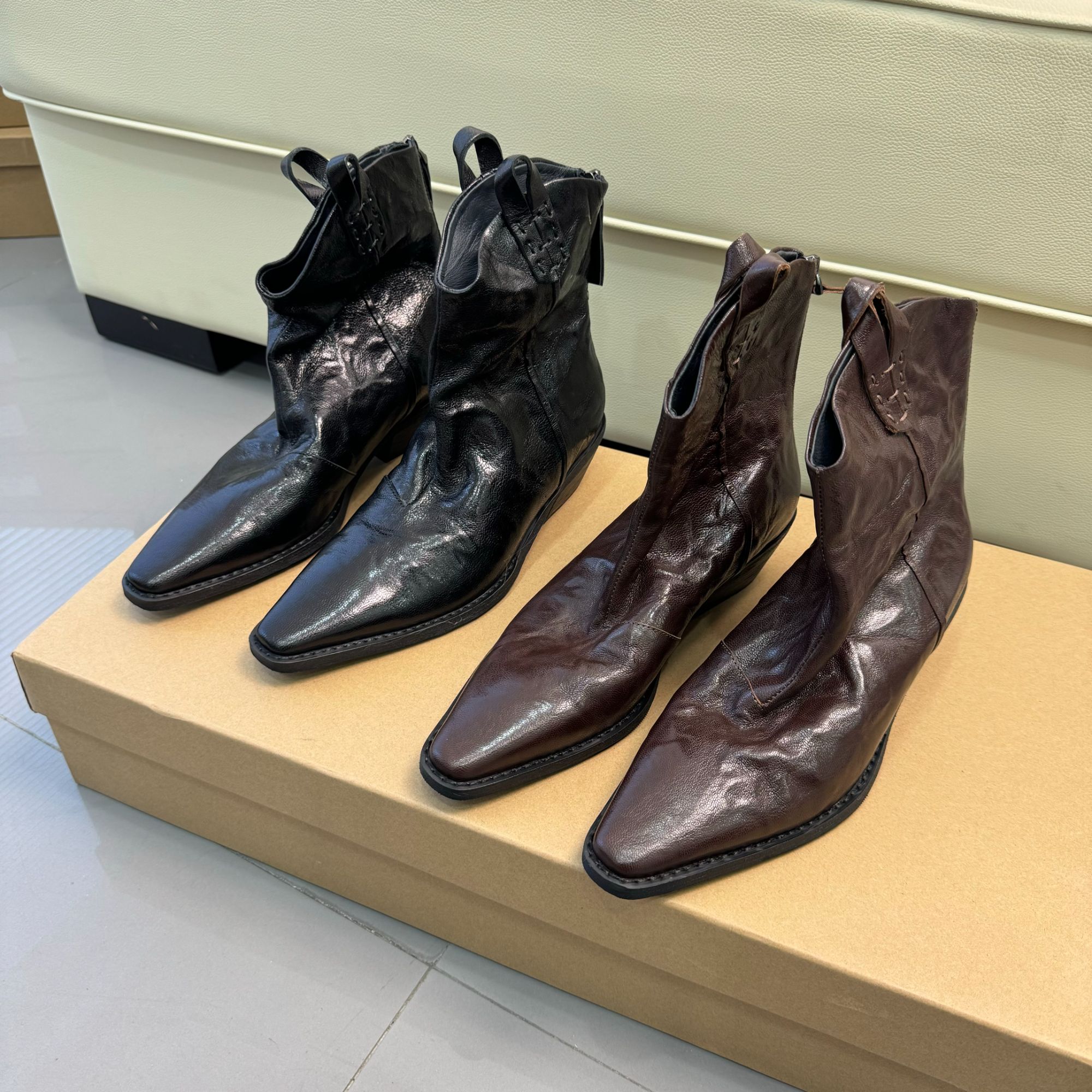 Eaglelyb真皮新款时尚复古双色尖头 短靴