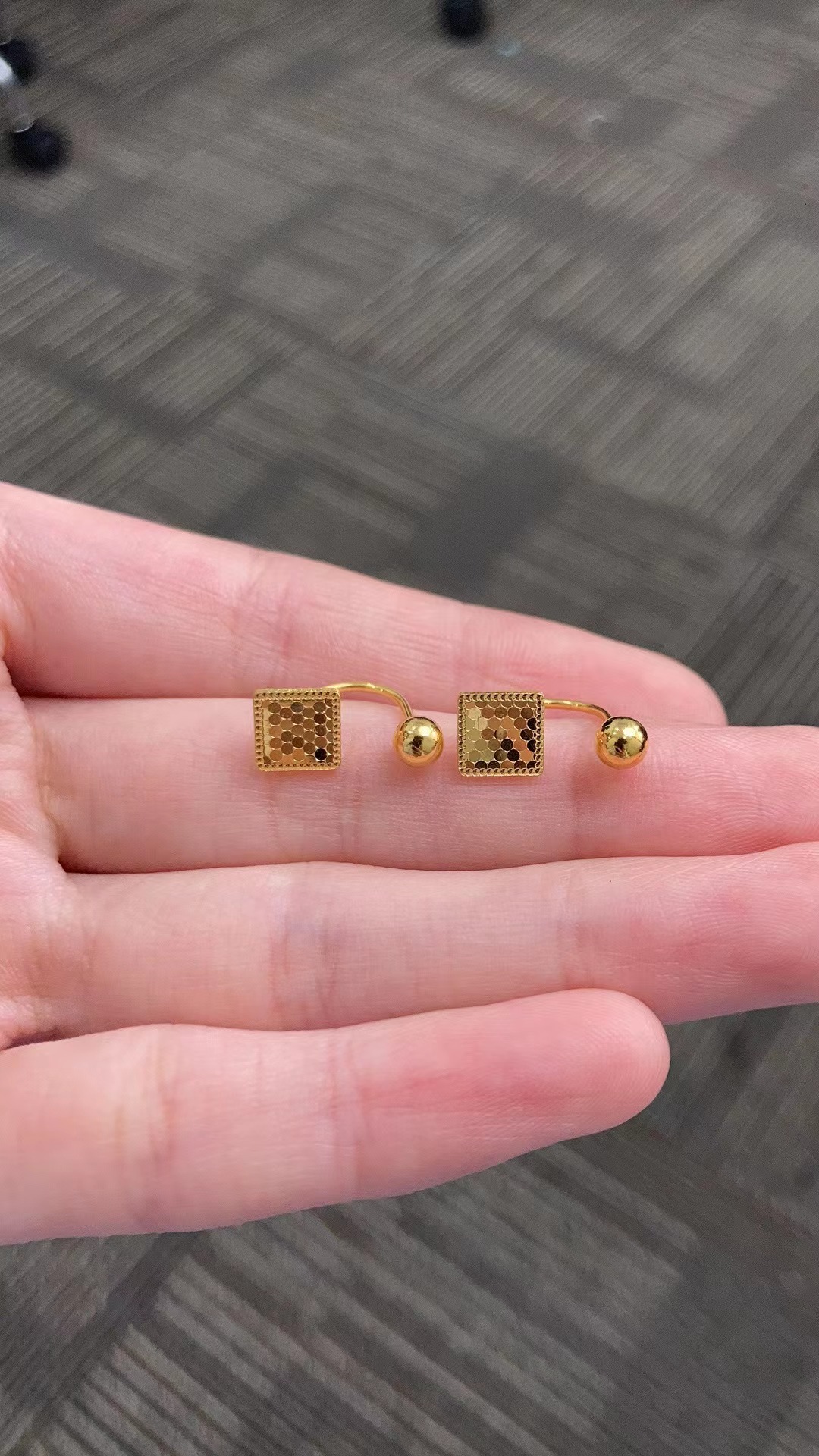 足金999 鱼鳞方块u型耳钉