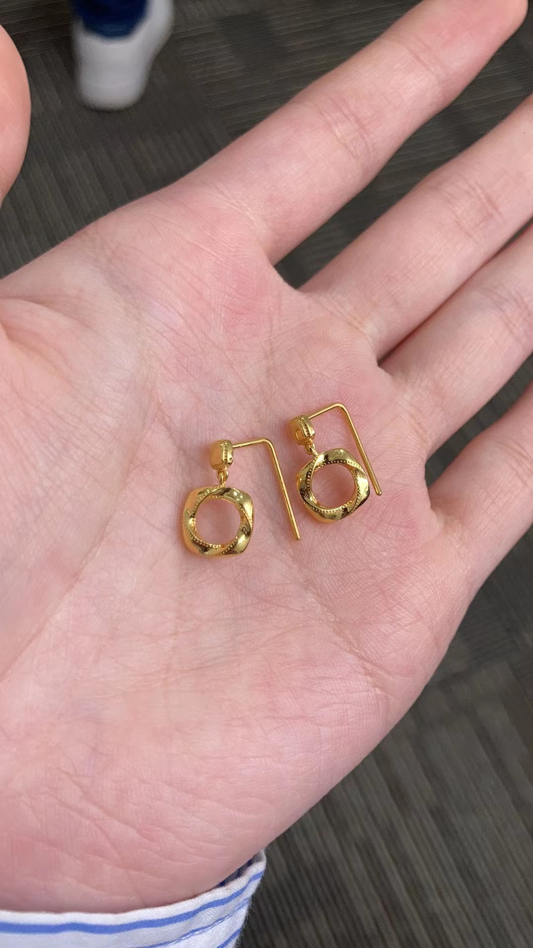 足金999 方莫比乌斯七字耳钩