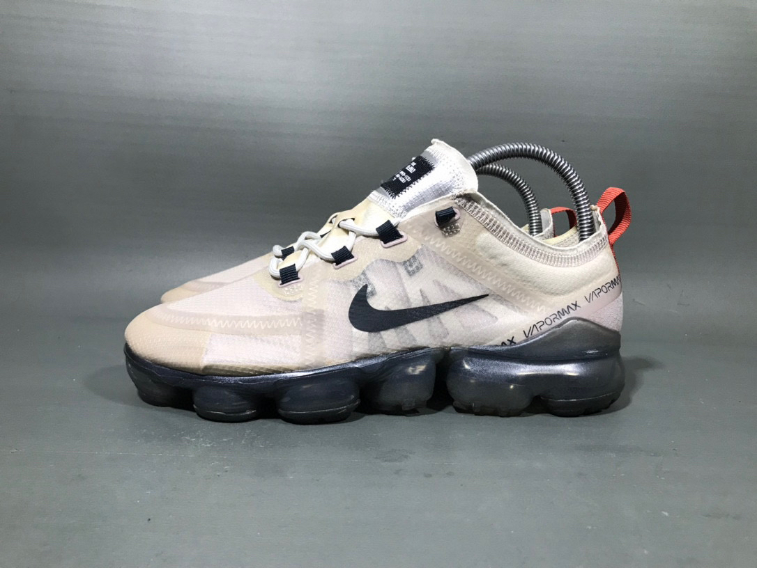 40码 耐克 Vapormax 月光灰 跑步鞋运动鞋/无原盒/公价3799 偏小