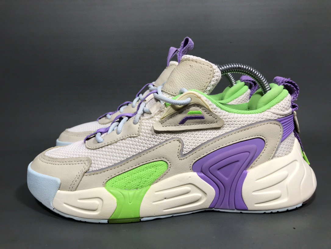 38码 斐乐 Swarm 漩涡紫白灰运动鞋篮球鞋/无原盒/公价689