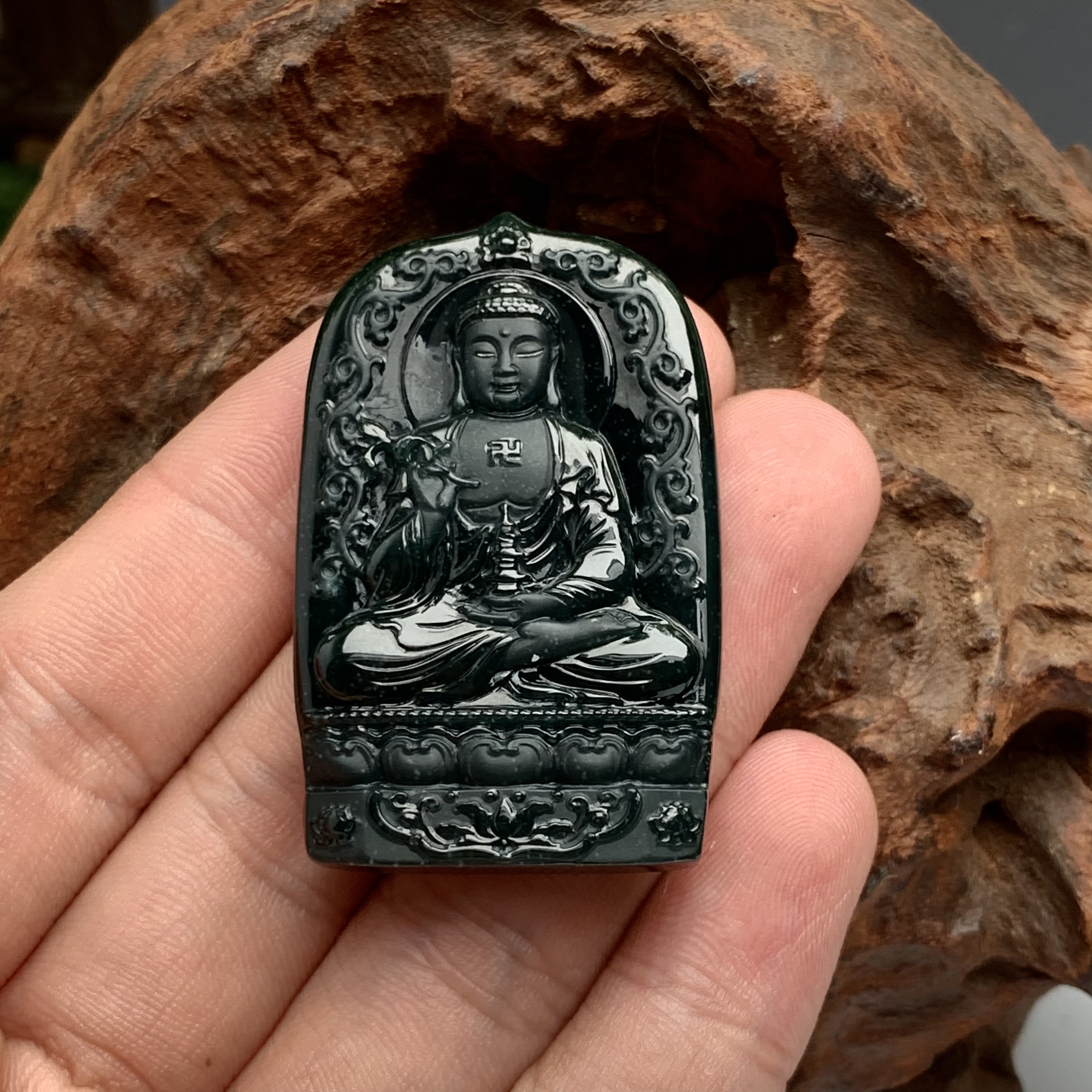 【天然翡翠a货墨翠.阿弥陀佛】………………….