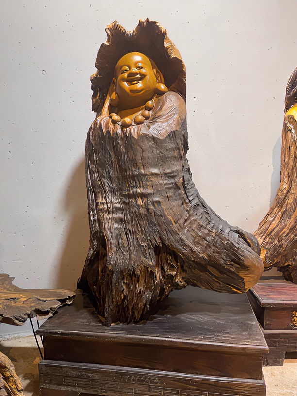 香樟目雕刻人物摆件