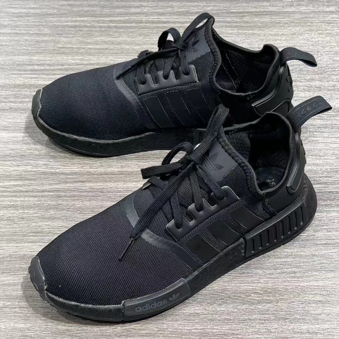 特价：43码/Adidas/NMD纯黑/低帮休闲鞋/9新 店zd