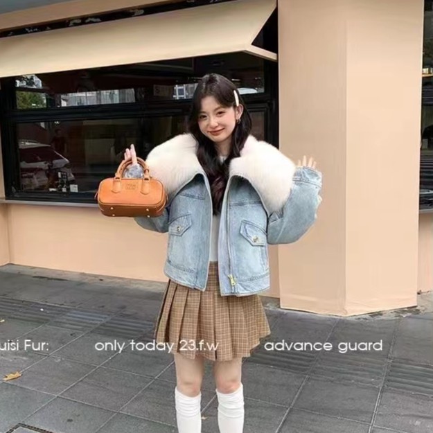 冬季花瓣领新款牛仔充绒短款洋气大毛领时尚百搭外套上衣设计网红