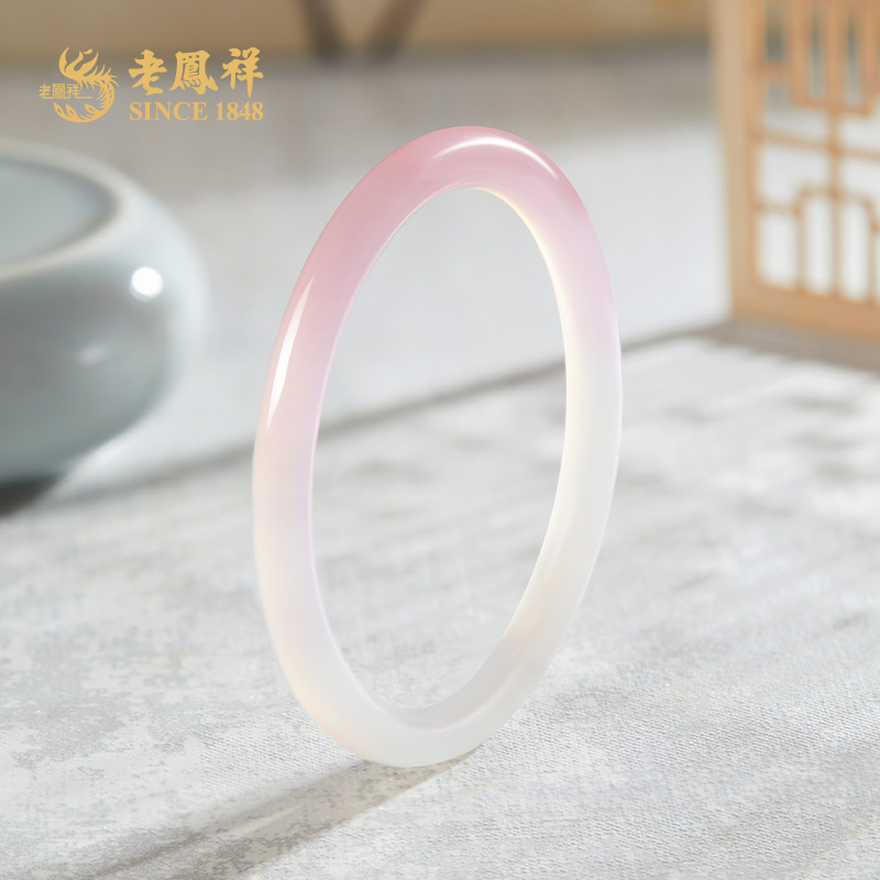 老鳯祥渐变粉叮当玉镯灼灼桃花玉髓手镯梦幻少女送女友礼物*商城