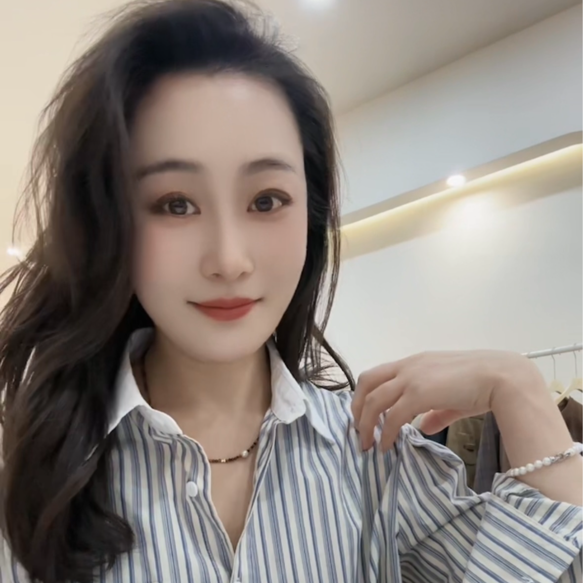 【懂你韩装】韩版时尚大方休闲条纹高级衬衫气质长袖百搭