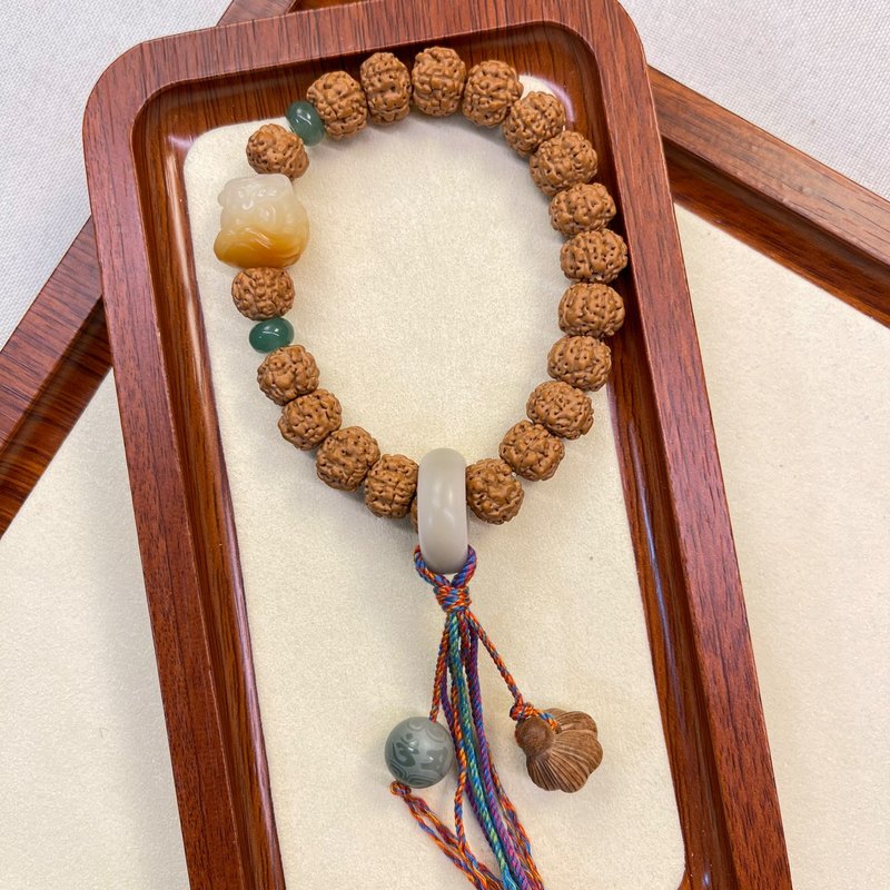 小金刚搭配菩提醒狮头手串手持盘玩串