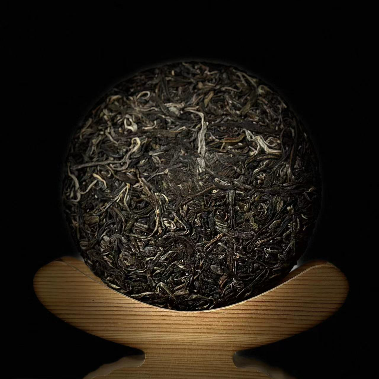23年 龙潭箐 头春 传统手工 云南普洱生茶 100克饼