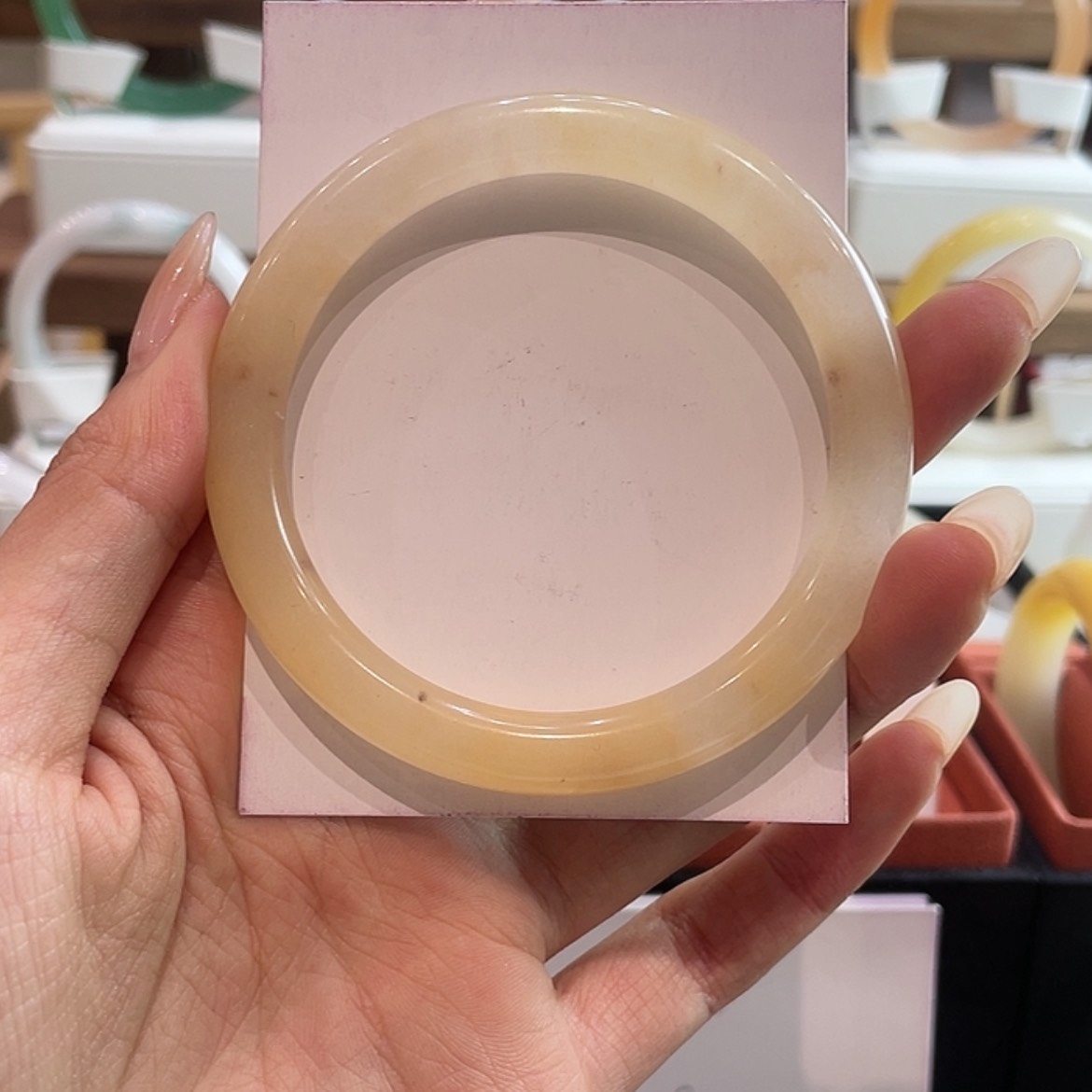 【闪购商品】石英质玉手镯未镶嵌