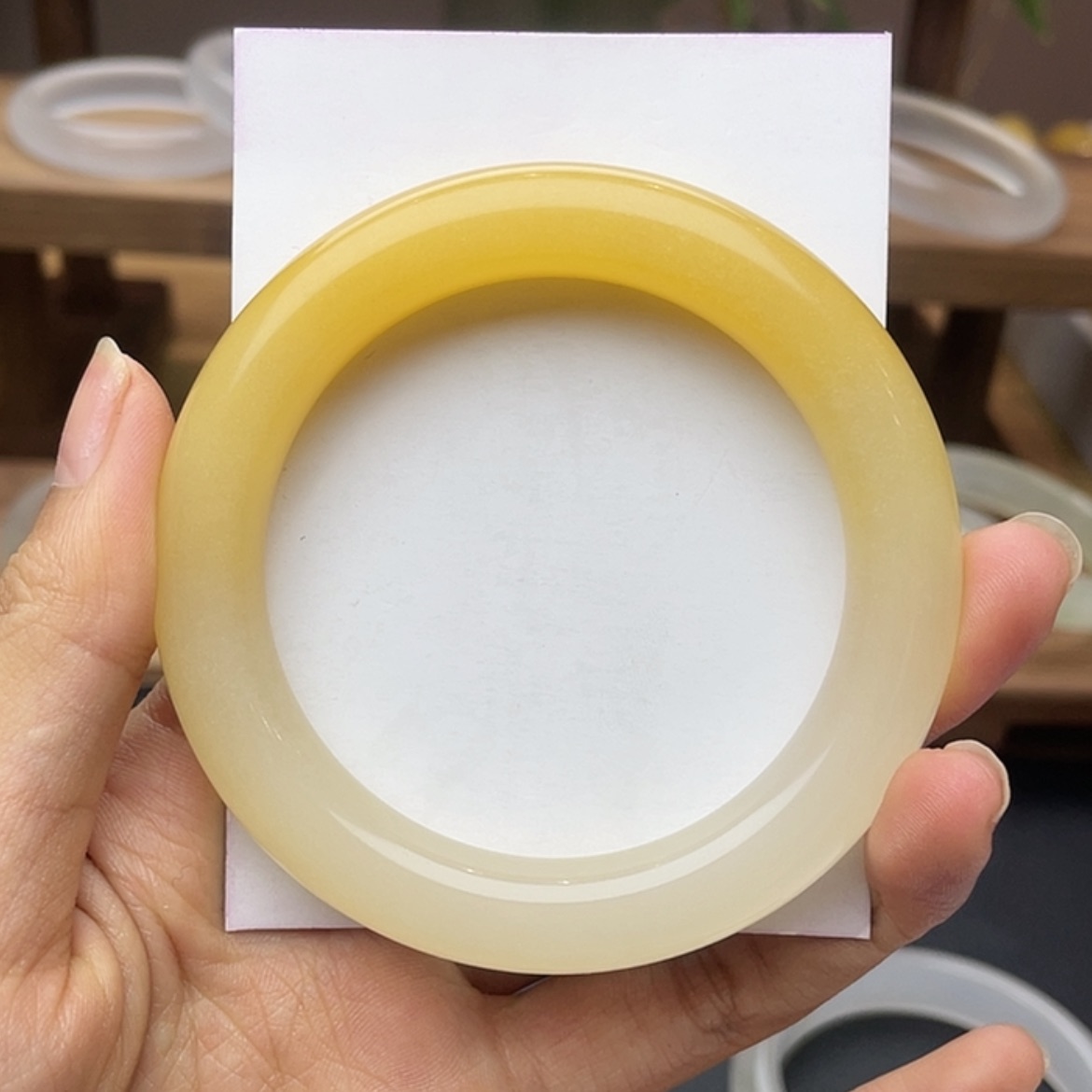 【闪购商品】石英质玉手镯未镶嵌