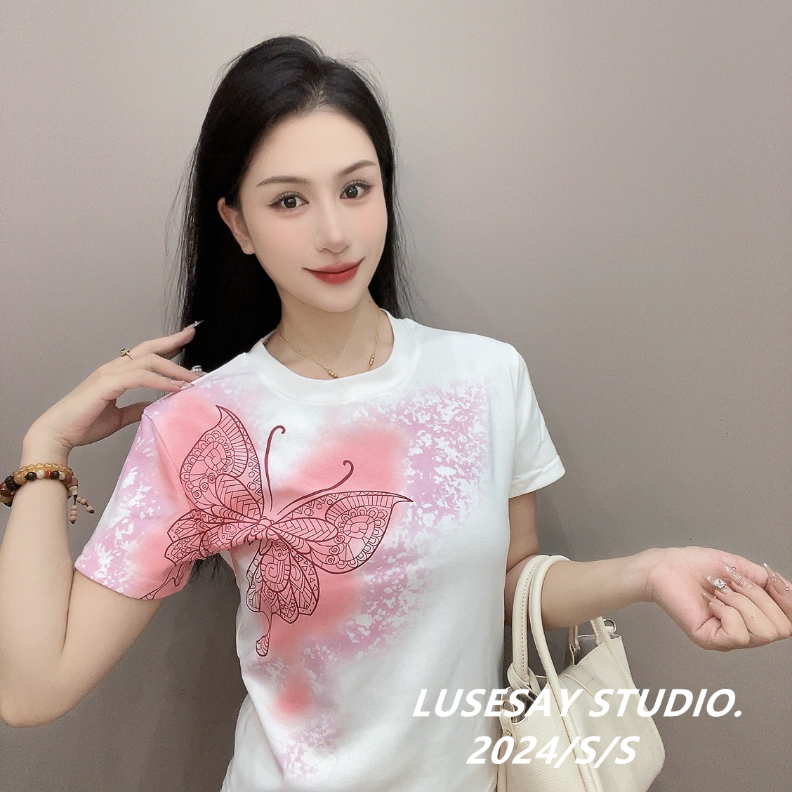 LUSESAY 设计感粉色蝴蝶彩拔 早秋2024新款短袖t恤女百搭休闲上衣