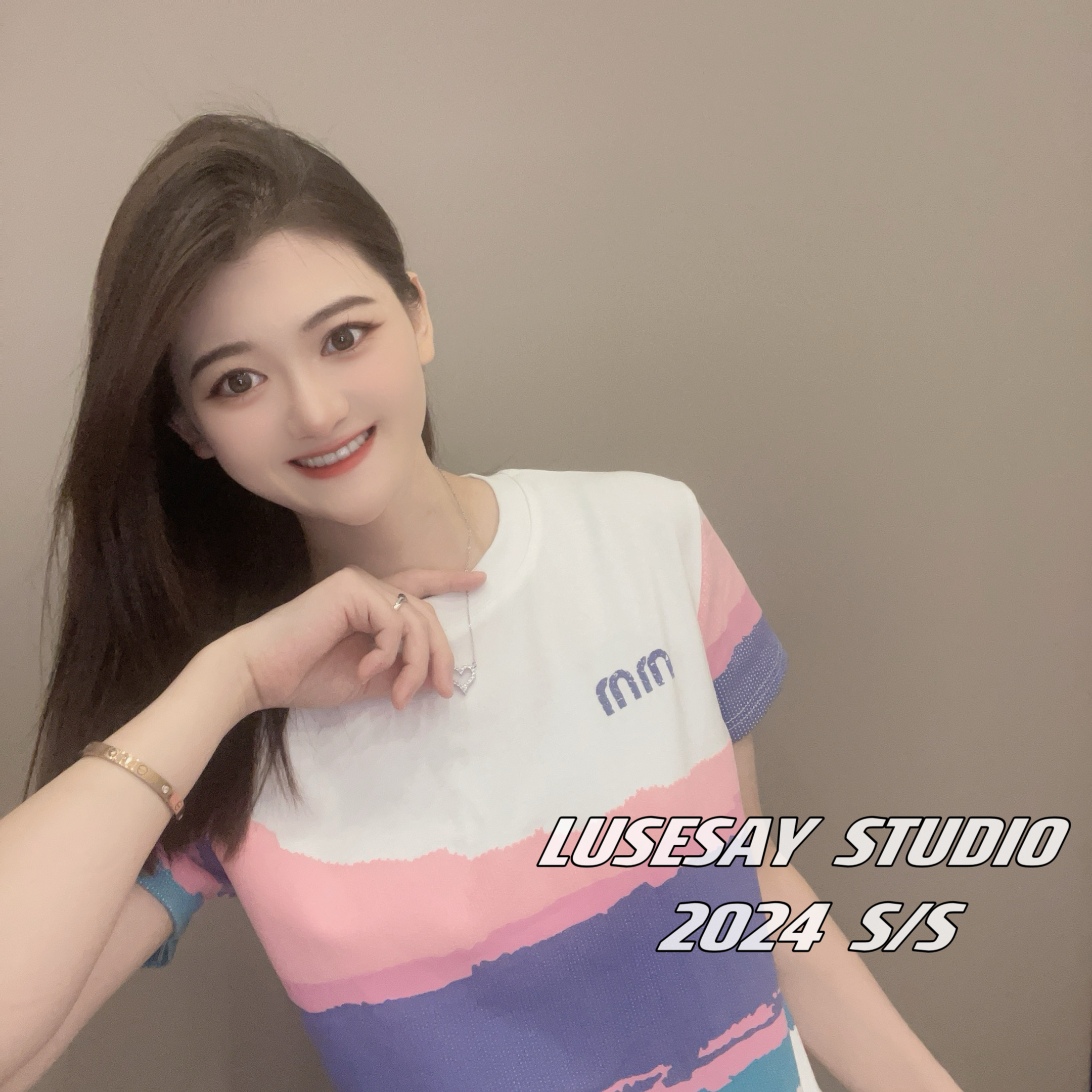 LUSESAY 设计感潮流波浪字母 夏季2024新款短袖t恤女百搭休闲上衣