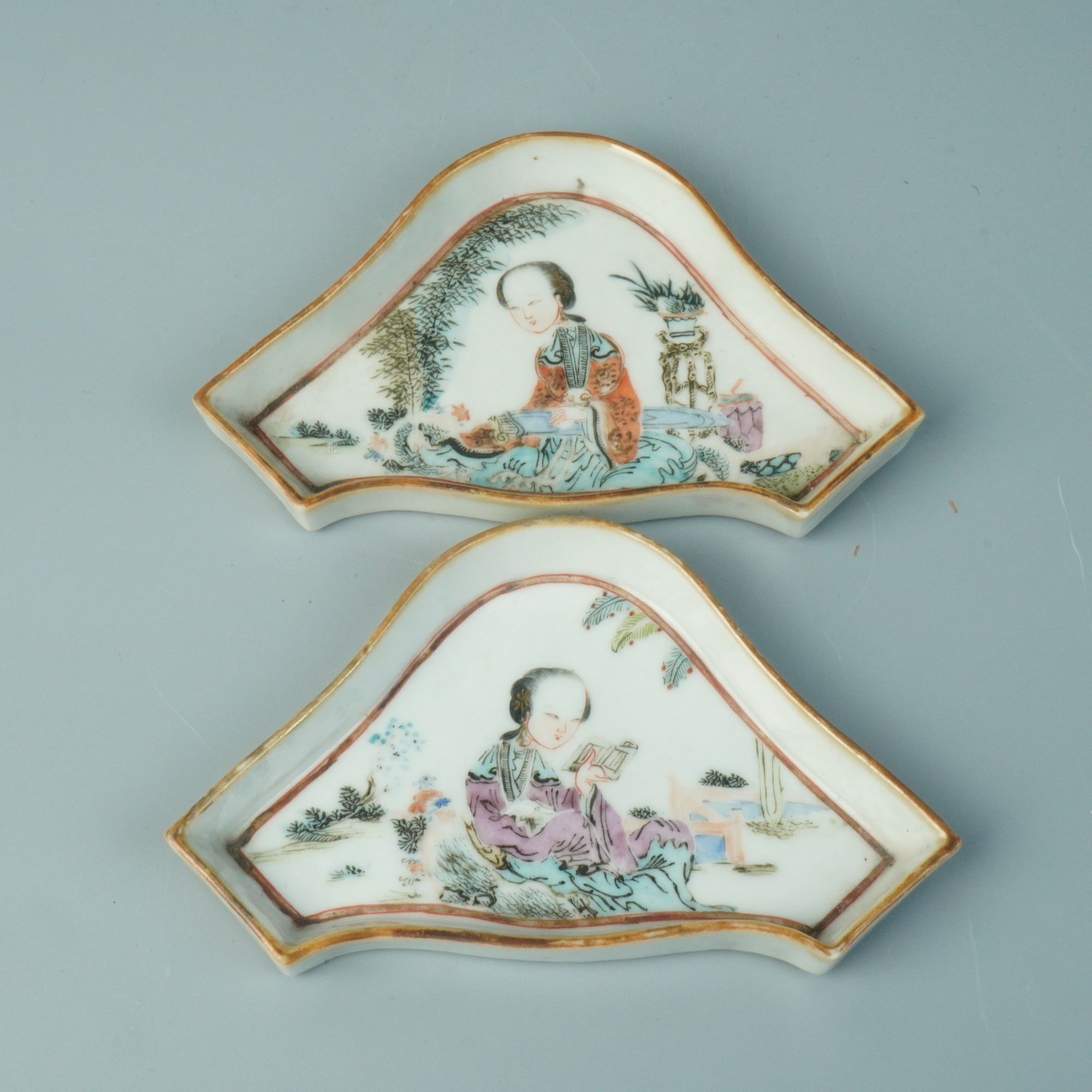 清晚期 粉彩庭院仕女图角盘 YU202412020494