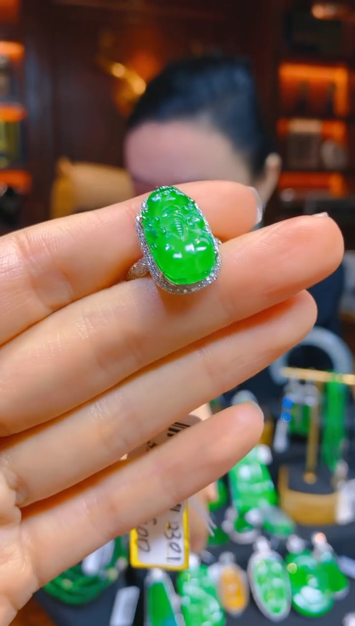 【闪购商品】翡翠59284-18K金镶嵌天然A货翡翠貔貅戒指
