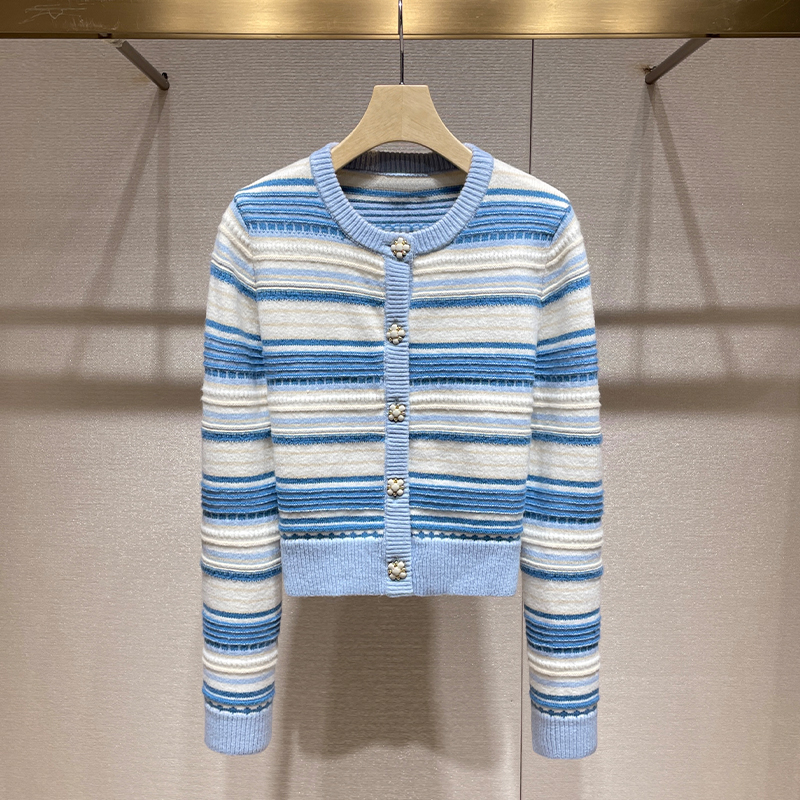 毛衣开衫女2025新款外套蓝色条纹针织衫洋气别致设计感上衣
