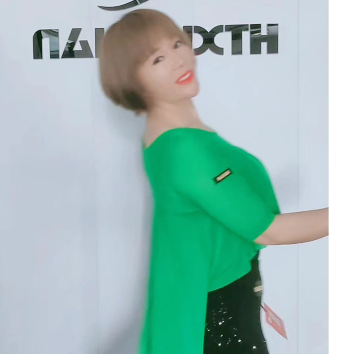 【浩婷雪娟舞服】蝴蝶尾衫（身子黑色奶丝棉）