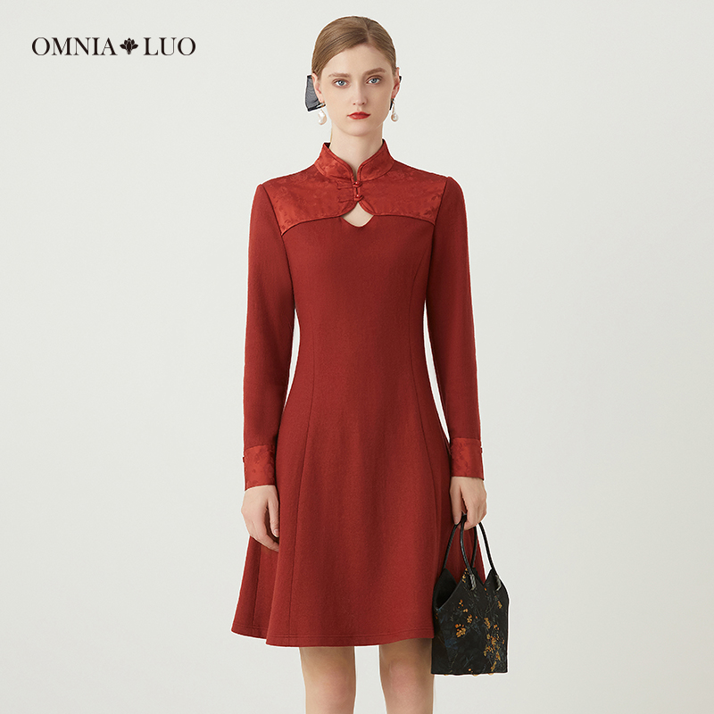 欧柏兰奴【商场同款】2023年秋绵羊毛优雅盘扣镂空长袖立领连衣裙