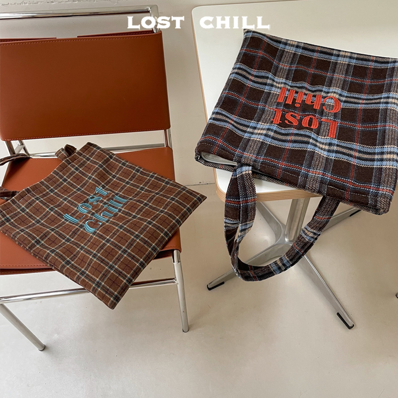 Lost Chill-原创秋冬毛呢格纹英伦复古单肩包刺绣字母帆布包撞色