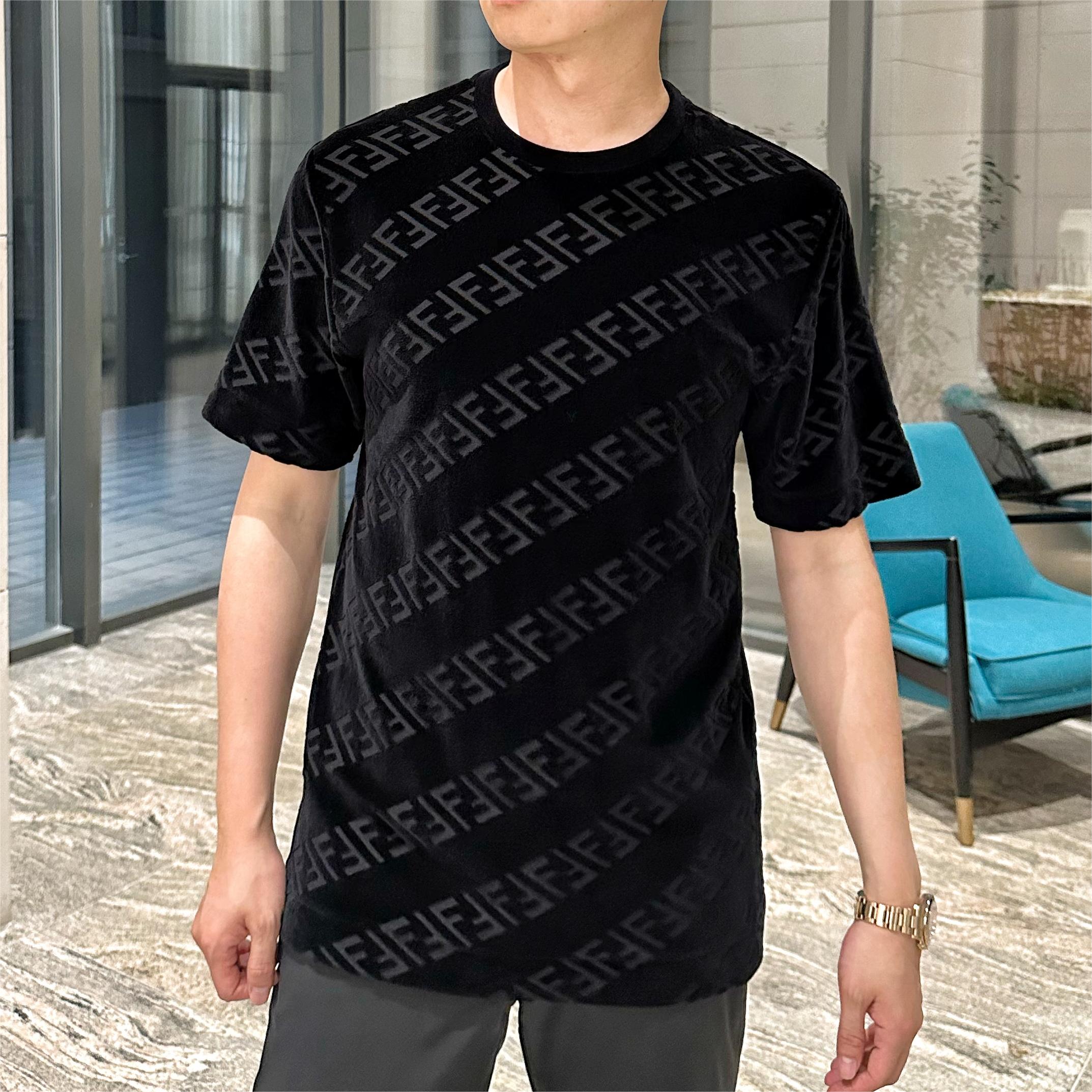 全新未使用 FENDI/芬迪 FW23经典FFlogo满印字母暗纹印花圆领短袖