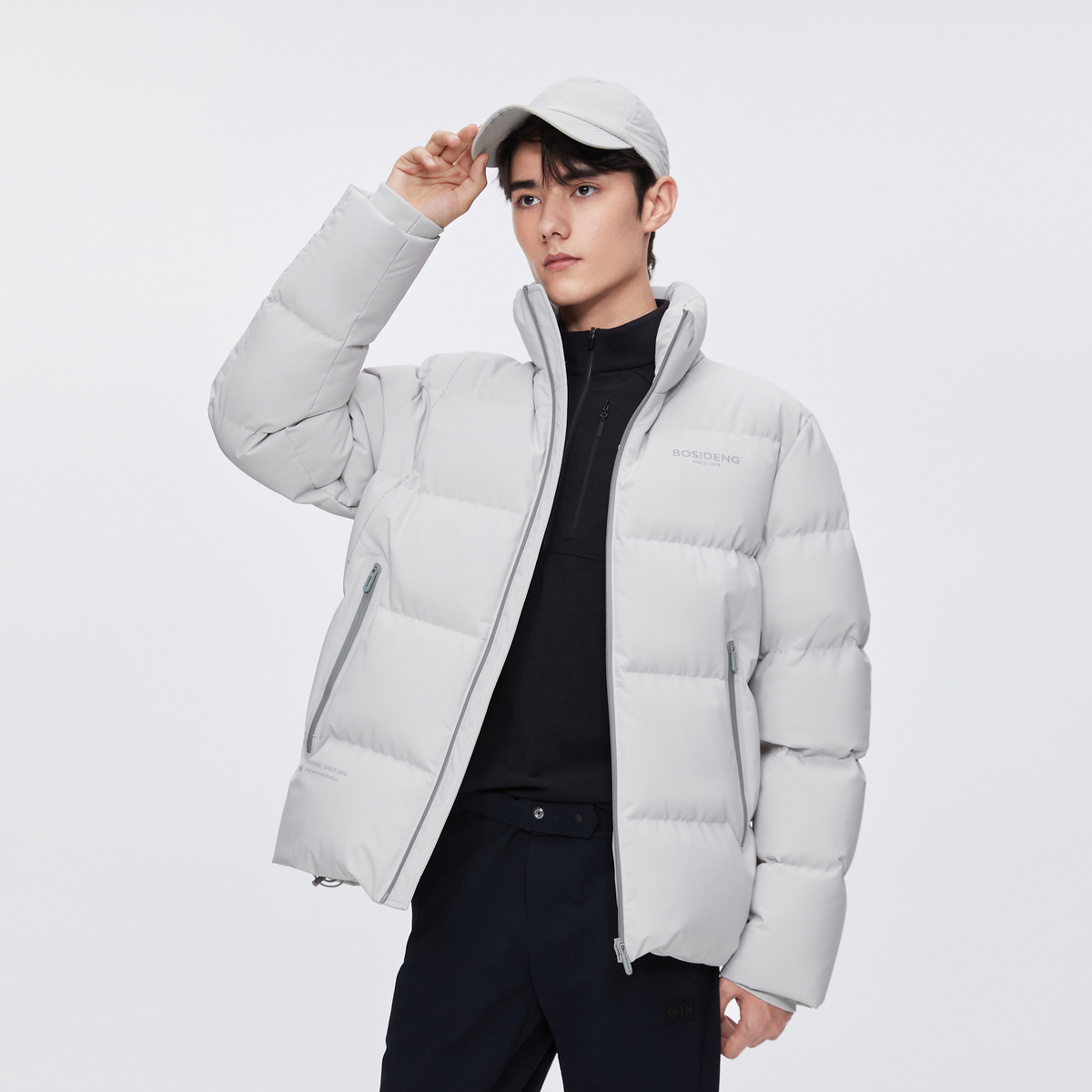 波司登24年冬新款品质运动时尚保暖休闲立领短款羽绒服B40143520