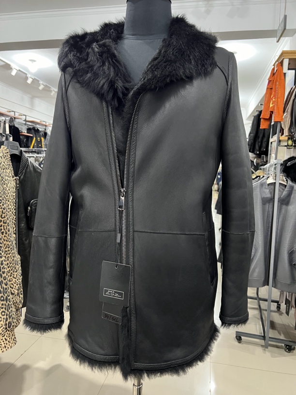 男款皮毛一体中长款皮衣