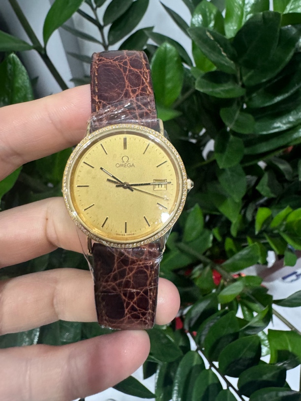 95新 Omega/欧米茄 /蝶飞系列/33表径/后钻/黄盘/石英/间金