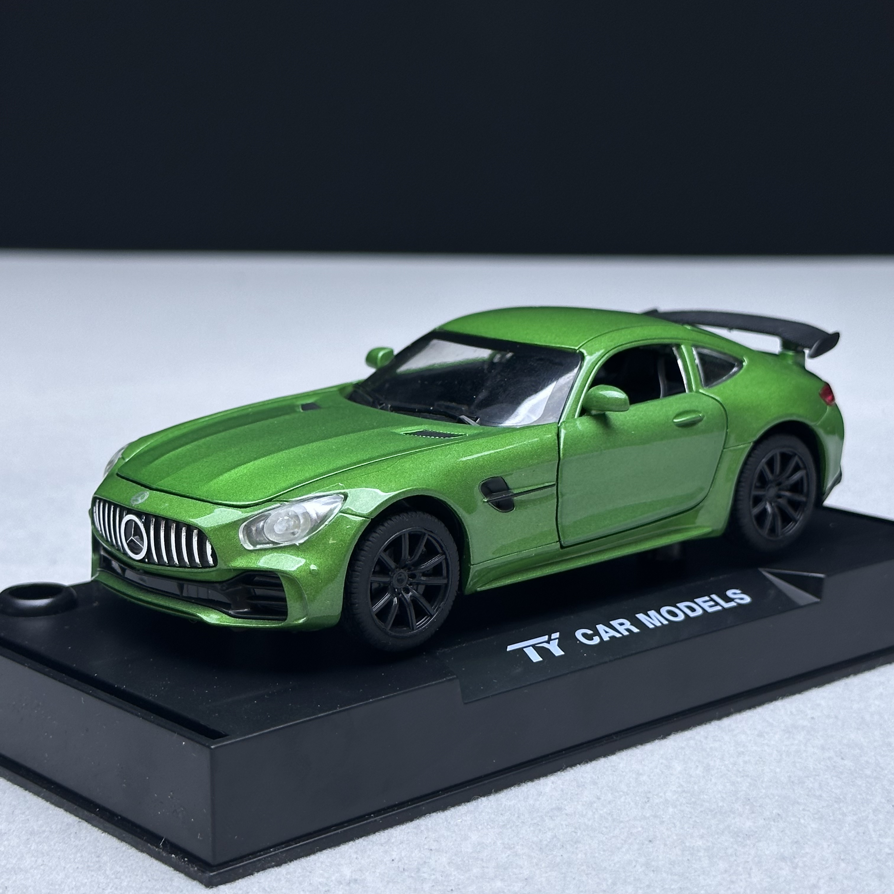 奔驰AMG GTR 绿魔 合金全开 1/32汽车模型车合金车