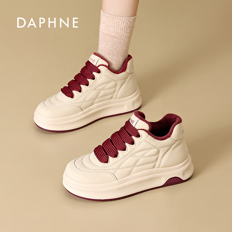 达芙妮小白鞋2025新款真皮百搭厚底增高松糕板鞋休闲运动面包鞋