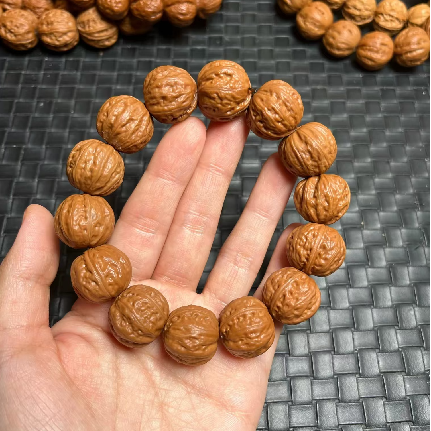矮桩八棱小核桃手串