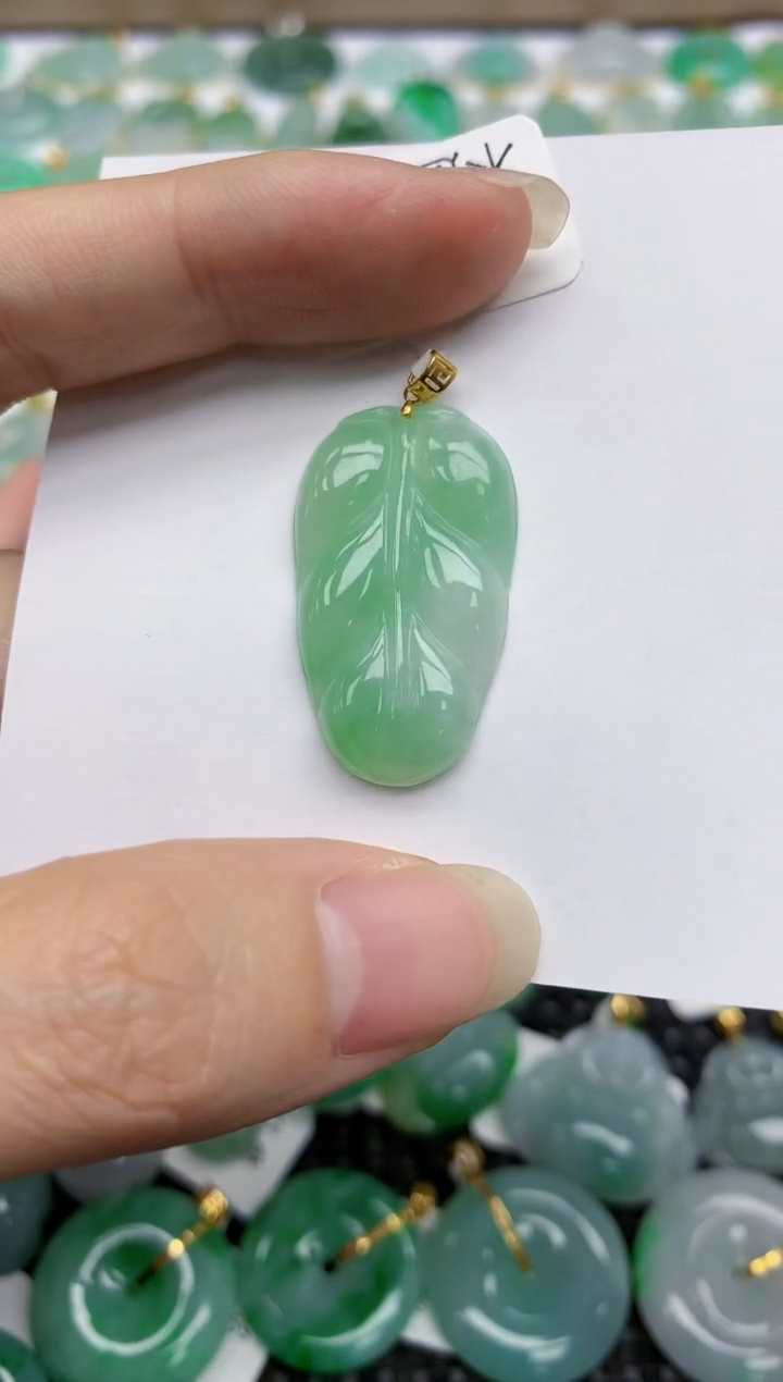 【闪购商品】翡翠颈饰18K金镶嵌18